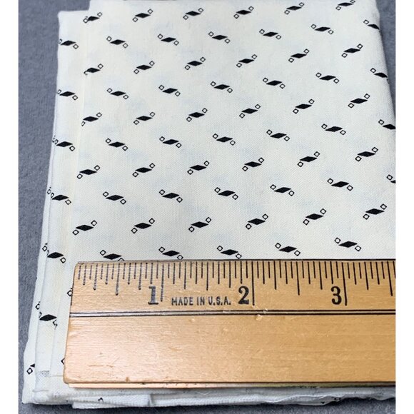 Black & Cream Glasses Print Cotton Fabric Fat Quarter 18x22 Sewing Quilting - Picture 2 of 3